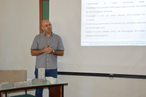 Professor Boris Casanova realizou explanação técnica do projeto