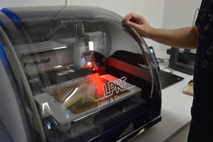 Impressora faz parte da estrutura do Laboratório Criativo