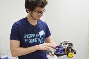 Robôs da 4ª Copa URI de Robótica terão circuitos impressos na Universidade